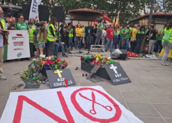 Marea Humana en Valencia: La Educación Pública Desborda la Capital en una manifestación desbordada 15 Marea Humana en Valencia: La Educación Pública Desborda la Capital en una manifestación desbordada