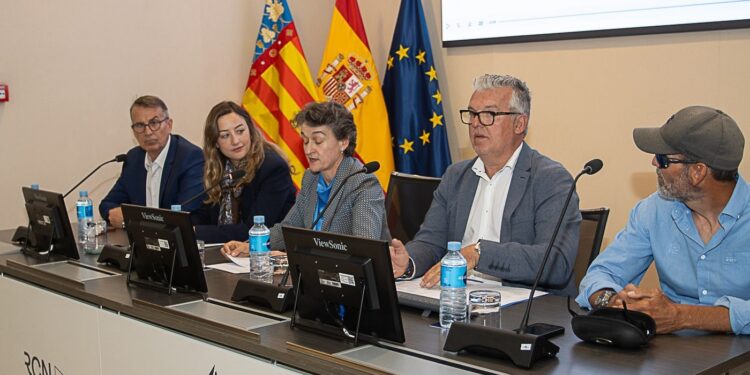 El Real Club Náutico de Valéncia impulsa la vela adaptada para promover la inclusión en el mar