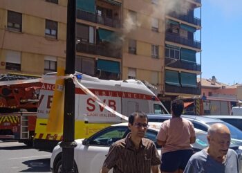 Un incendio en una vivienda de la calle Carteros de Valencia moviliza a los servicios de emergencia en el barrio de Jesús