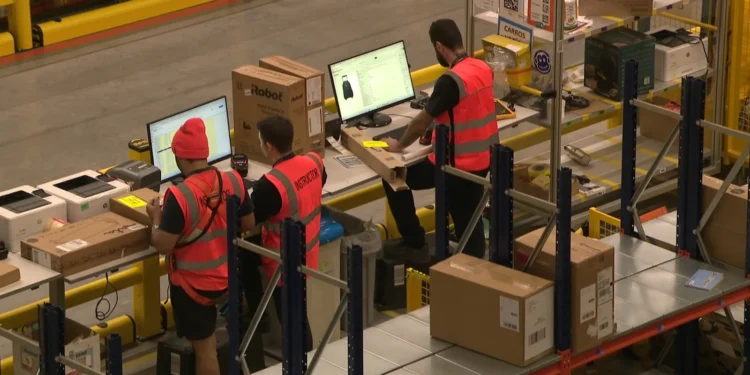 Crece el uso de inteligencia artificial para controlar la productividad laboral y aumentan las alertas por salud mental