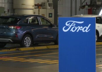 Ford convoca a los sindicatos para negociar un nuevo acuerdo clave para el futuro de Almussafes