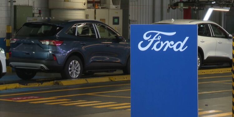 Ford convoca a los sindicatos para negociar un nuevo acuerdo clave para el futuro de Almussafes
