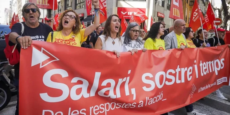 CCOO sale a la calle en Valencia para exigir mejores salarios, vivienda asequible y más inversión pública 1 ba10ced2 a0f4 4e99 821d 2b8e6e931aec 16 9 aspect ratio 1600w 0