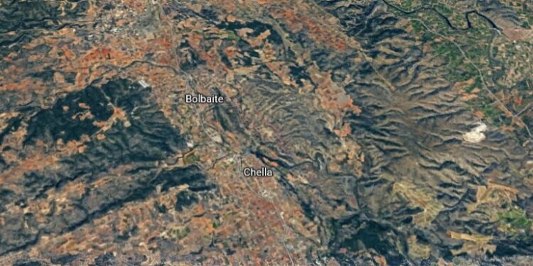 Un incendio forestal moviliza a los servicios de emergencia en Chella 1 Un incendio forestal moviliza a los servicios de emergencia en Chella