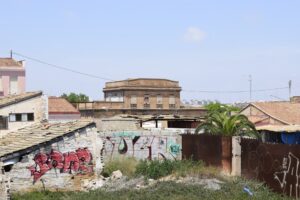 Una denuncia ciudadana ante Hacienda busca rescatar del "limbo legal" la antigua estaci&oacute;n de FEVE de Nazaret