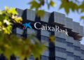 CaixaBank lidera la gestión de fondos en España mientras BlackRock supera a BBVA y gana peso en el mercado