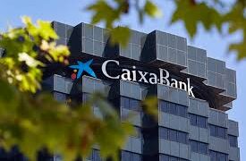 CaixaBank lidera la gestión de fondos en España mientras BlackRock supera a BBVA y gana peso en el mercado