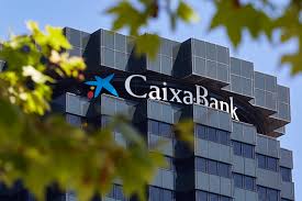 CaixaBank lidera la gestión de fondos en España mientras BlackRock supera a BBVA y gana peso en el mercado