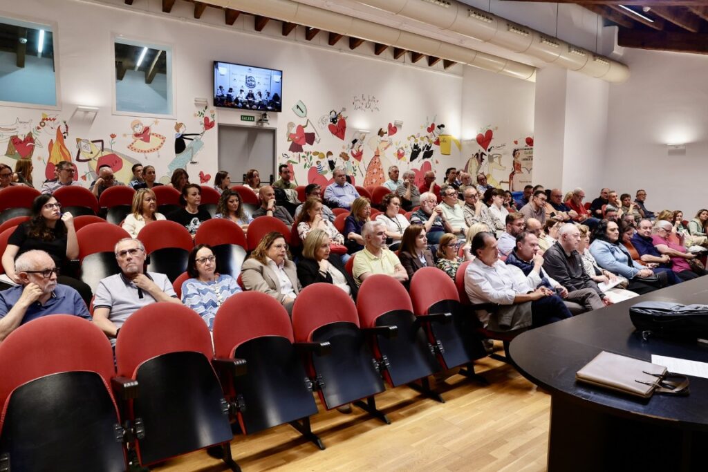 pleno junta central fallera 1 Mediana