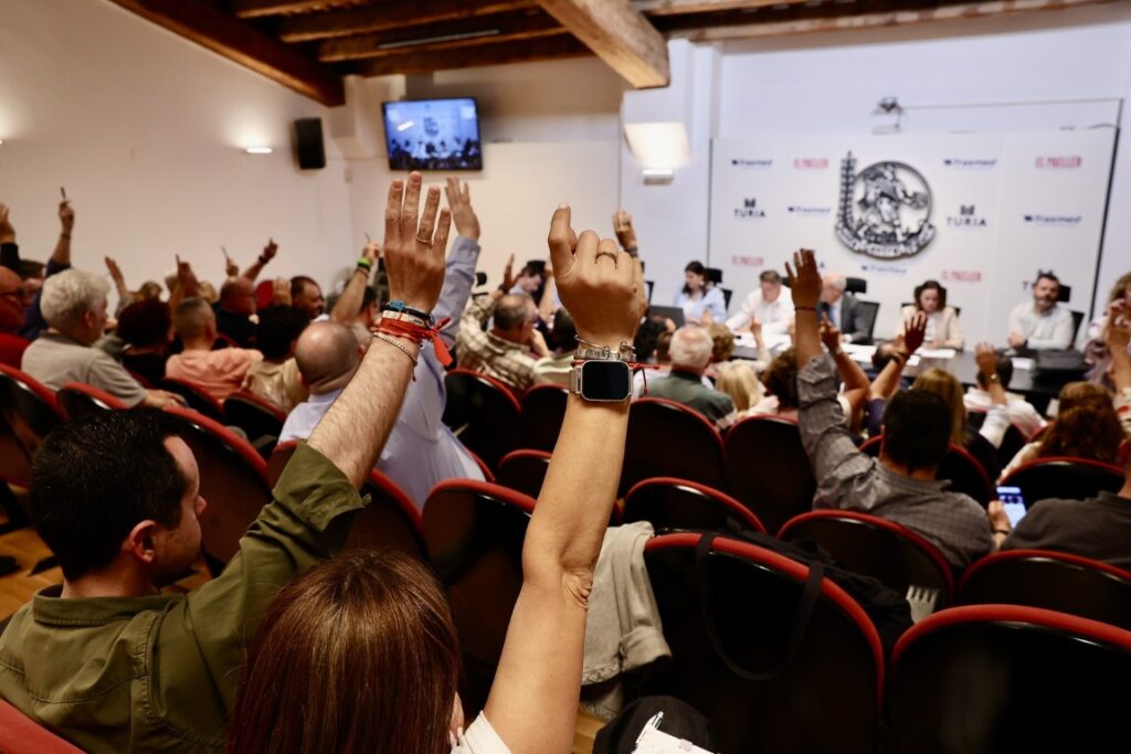 pleno junta central fallera 8 Mediana