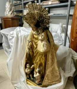 virgen en almacen