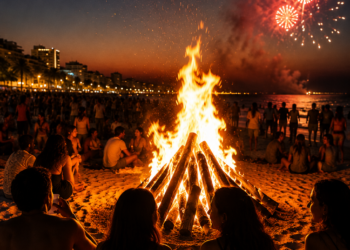 Valencia despliega un impresionante operativo para San Juan: 300 policías, drones y un hospital de campaña en las playas 14 Valencia despliega un impresionante operativo para San Juan: 300 policías, drones y un hospital de campaña en las playas