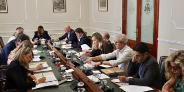 Catalá y Vox aprueban una subvención entre 10.000 y 20.000€ a la compañía de teatro de la catalanista Micalet