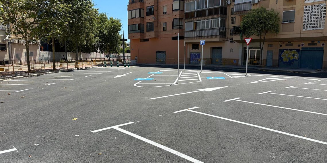 Valencia habilita un nuevo aparcamiento gratuito en Marchalenes tras una petición vecinal