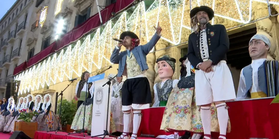 Alicante arranca oficialmente las Hogueras 2026 con el pregón de Funzo y el tradicional “Ya estem en Fogueres” 1 Alicante arranca oficialmente las Hogueras 2026 con el pregón de Funzo y el tradicional “Ya estem en Fogueres”