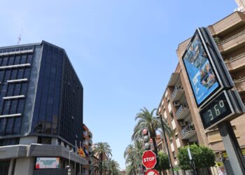 Torrent refuerza el escudo social y activa la red de refugios climáticos para proteger a los colectivos vulnerables ante la ola de calor