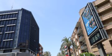 Torrent refuerza el escudo social y activa la red de refugios climáticos para proteger a los colectivos vulnerables ante la ola de calor