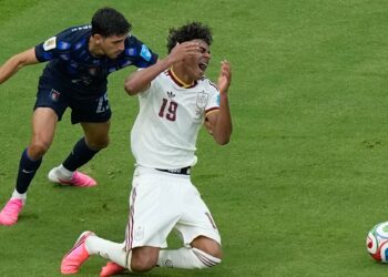 España vence a Uruguay, acaba líder del grupo H y elimina a la selección de Bielsa del Mundial