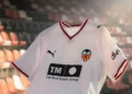 Por qué el Valencia recupera el Rojo Torino en su nueva camiseta? 10 Por qué el Valencia recupera el Rojo Torino en su nueva camiseta?