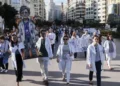 Cerca de 30.000 médicos valencianos afrontan la quinta semana de huelga contra la reforma del Estatuto Marco 18 Cerca de 30.000 médicos valencianos afrontan la quinta semana de huelga contra la reforma del Estatuto Marco