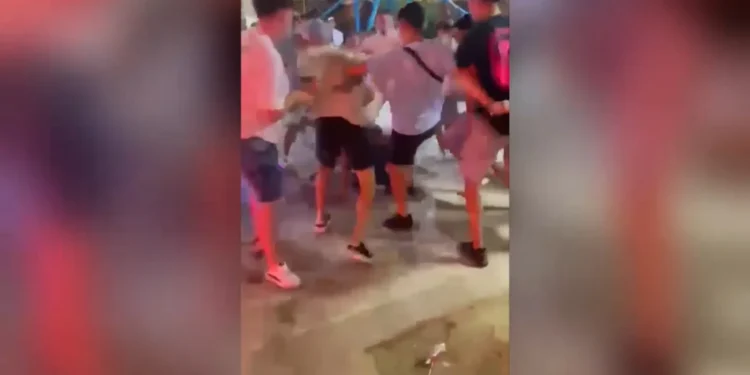 Indignación en Algemesi tras la paliza multitudinaria de un grupo de jóvenes a un feriante