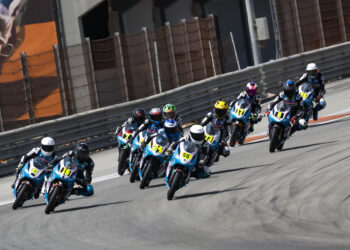Darío Ruiz exhibe su ley en Cheste y revoluciona la MIR Racing Aspar Cup