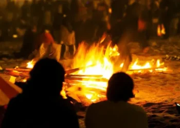 Menos hogueras en la Noche de San Juan: estas son las playas donde están prohibidas en 2026