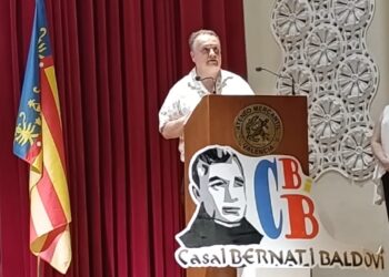 Un estudio sobre la indumentaria valenciana del siglo XVII gana el premio Bernat i Baldoví 2026
