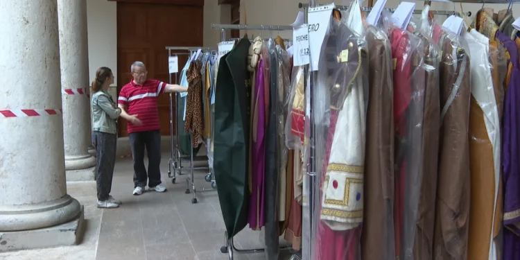 Más de 300 trajes preparan el Corpus del 700 aniversario en Valencia: así se conserva el vestuario histórico de la procesión 1 722719c6 8c04 4ff9 b5d2 f0058275e972 16 9 aspect ratio 1600w 0