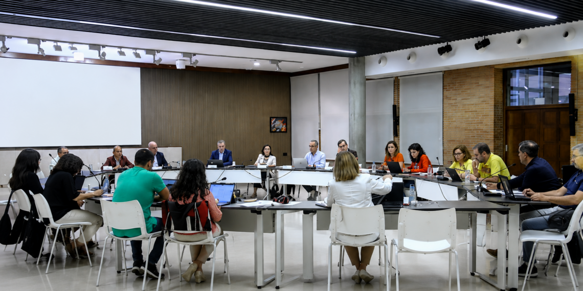La mesa sectorial de educación arranca con tensión, retrasos y debate por el ‘streaming’ y los 3 representantes de STEPV 1 877cd7db 11f5 451b ac7d 1c3eeb7458f6