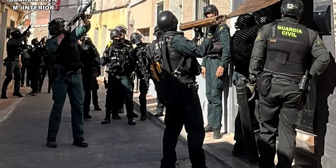 Detenido en Callosa de Segura un hombre acusado de provocar un incendio y amenazar a vecinos con un arma y perros de ataque 1 8877fff6 2e1f 48d1 bfa3 cec68d5ecc49 16 9 aspect ratio 1600w 0