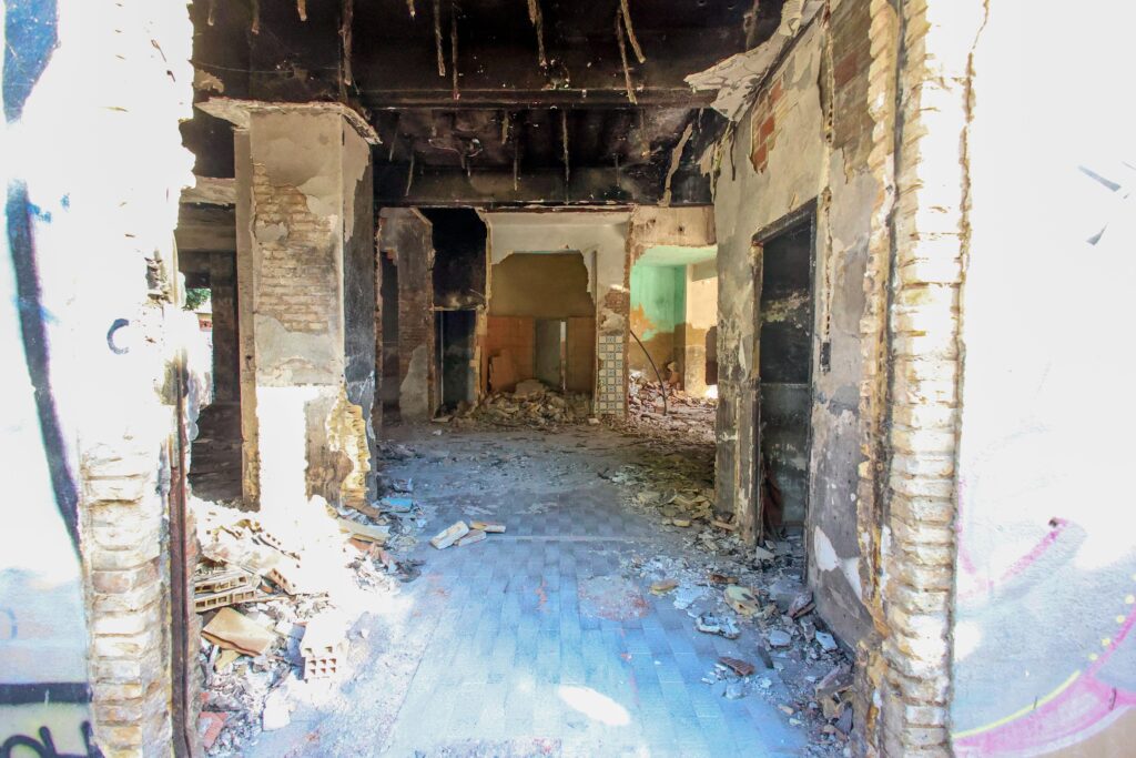 Adiós al edificio más polémico de Campanar: Valencia derriba el conocido como “Chernóbil” tras casi 40 años de abandono 5 Adios a %E2%80%98Chernobil Valencia inicia el derribo del historico edificio degradado de Campanar tras cuatro decadas de abandono 5