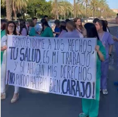 Clamor en la sanidad valenciana: Los médicos paralizan los hospitales y toman las calles