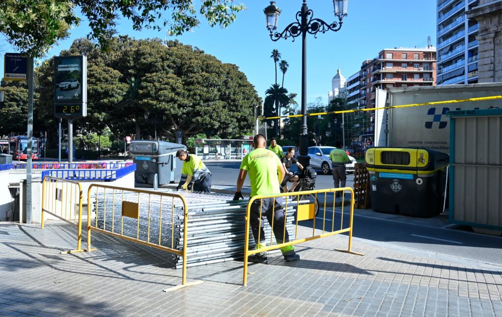 Comienza la gran transformación de la calle Colón: cinco meses de obras para modernizar la principal arteria comercial de Valencia 2 Comienza la reforma integral de la calle Colon para reconquistar sus aceras e implantar la nueva identidad Valentia 1