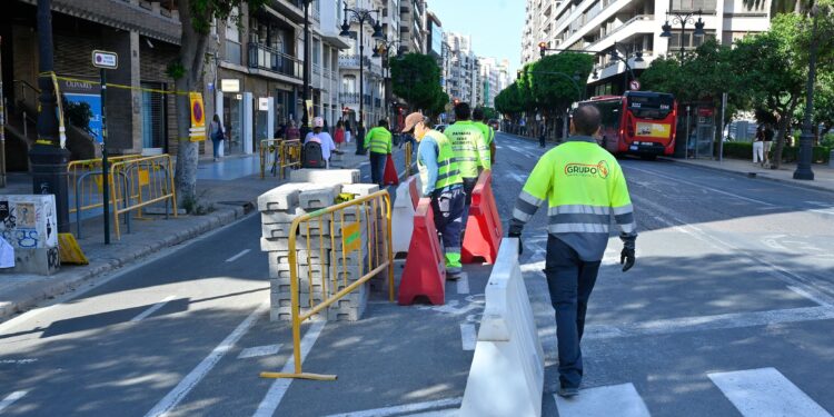 Comienza la gran transformación de la calle Colón: cinco meses de obras para modernizar la principal arteria comercial de Valencia 1 Comienza la gran transformación de la calle Colón: cinco meses de obras para modernizar la principal arteria comercial de Valencia