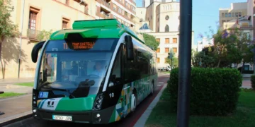 El TRAM de Castellón recupera su recorrido por el centro tras finalizar las obras y estrena conexión directa con las playas
