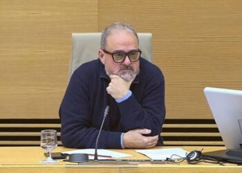 El chat del Consell contradice la versión del asesor personal de Mazón sobre el día de la dana 14 El chat del Consell pone contra las cuerdas al asesor personal de Mazon LANUZA