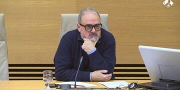 El chat del Consell pone contra las cuerdas al asesor personal de Mazon LANUZA