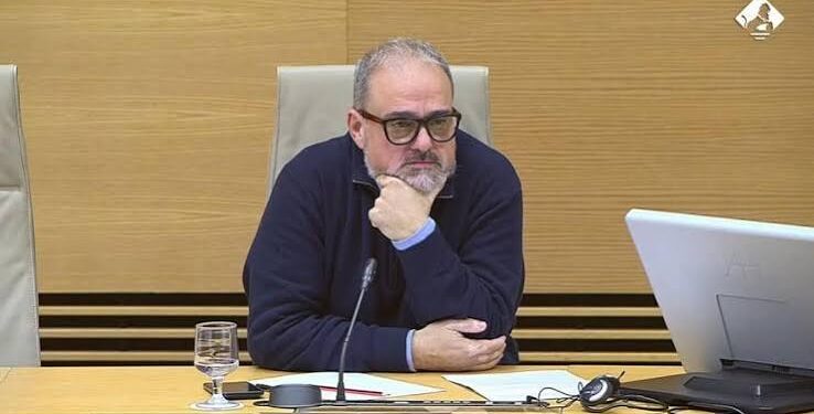 El chat del Consell contradice la versión del asesor personal de Mazón sobre el día de la dana 1 El chat del Consell pone contra las cuerdas al asesor personal de Mazon LANUZA