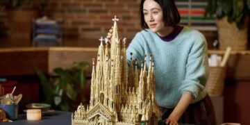 El universo LEGO corona su obra cumbre: la Sagrada Familia se convierte en su set más grande de la historia
