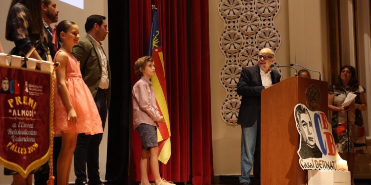 El Ateneo Mercantil de Valencia corona el talento y la sátira en la XIII edición de los Premios Casal Bernat i Baldoví