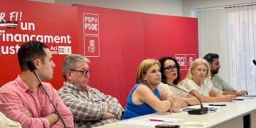 Tensión política con las cargas policiales contra profesores en Valencia que ha escalado a nivel nacional