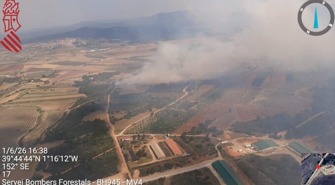 Un incendio forestal en Sinarcas moviliza a los servicios de emergencia de la Comunitat Valenciana y Castilla-La Mancha 1 Un incendio forestal en Sinarcas moviliza a los servicios de emergencia de la Comunitat Valenciana y Castilla-La Mancha