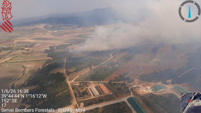 Un incendio forestal en Sinarcas moviliza a los servicios de emergencia de la Comunitat Valenciana y Castilla-La Mancha 1 Un incendio forestal en Sinarcas moviliza a los servicios de emergencia de la Comunitat Valenciana y Castilla-La Mancha