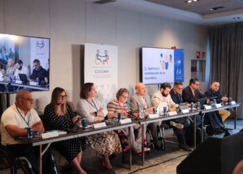 COCEMFE exige que la futura Ley de Profesiones de Servicios Sociales adopte un enfoque de derechos y reconozca al movimiento asociativo 14 COCEMFE exige que la futura Ley de Profesiones de Servicios Sociales adopte un enfoque de derechos y reconozca al movimiento asociativo