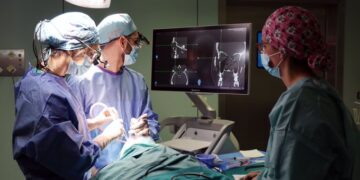 El Hospital La Fe revoluciona la cirugía ocular con un "GPS Quirúlgico" de última generación
