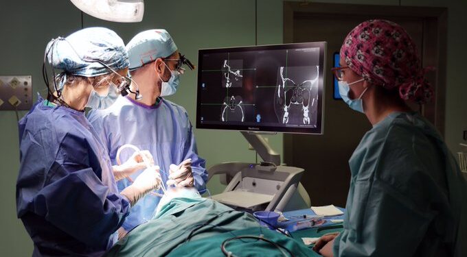 El Hospital La Fe revoluciona la cirugía ocular con un "GPS Quirúlgico" de última generación 1 El Hospital La Fe revoluciona la cirugía ocular con un "GPS Quirúlgico" de última generación
