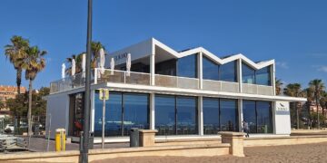 Valencia avanza la modernización de la fachada marítima con los primeros restaurantes renovados en la Malvarrosa