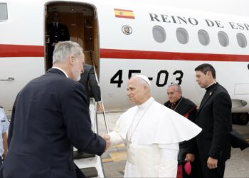 Incidente en Tenerife: El papa León XIV regresa al Vaticano en un avión de la Corona española tras una avería técnica 14 Incidente en Tenerife: El papa León XIV regresa al Vaticano en un avión de la Corona española tras una avería técnica