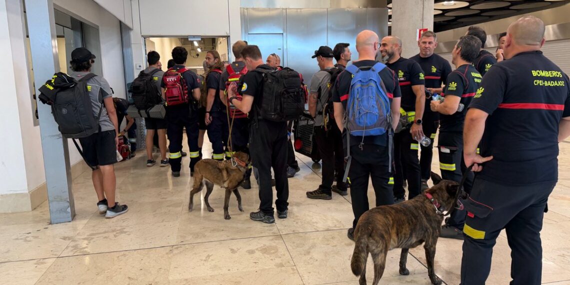 España duplica su esfuerzo en Venezuela: parte un segundo contingente con especialistas en rescate urbano y rescate canino